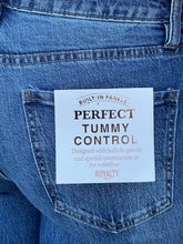 Load image into Gallery viewer, Women's High Rise Wide Leg Raw Hem Jeans