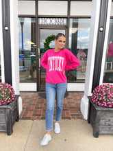 Load image into Gallery viewer, Medium Wash Mid Rise Fray Bottom Crop Jeans