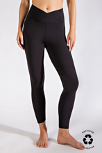 Load image into Gallery viewer, Buttery Soft V Waist Full Length Leggings in Black