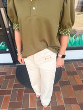 Load image into Gallery viewer, Cream Wide Leg Patch Pockets With Gold Hardware Accent
