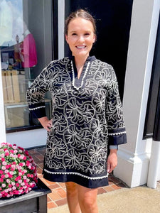 Embroidered Notch Neck Dress With 3/4 Length Sleeves And Pockets