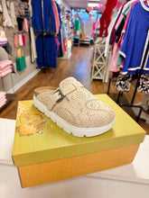 Load image into Gallery viewer, Perforated Platform Slide Mule- Beige