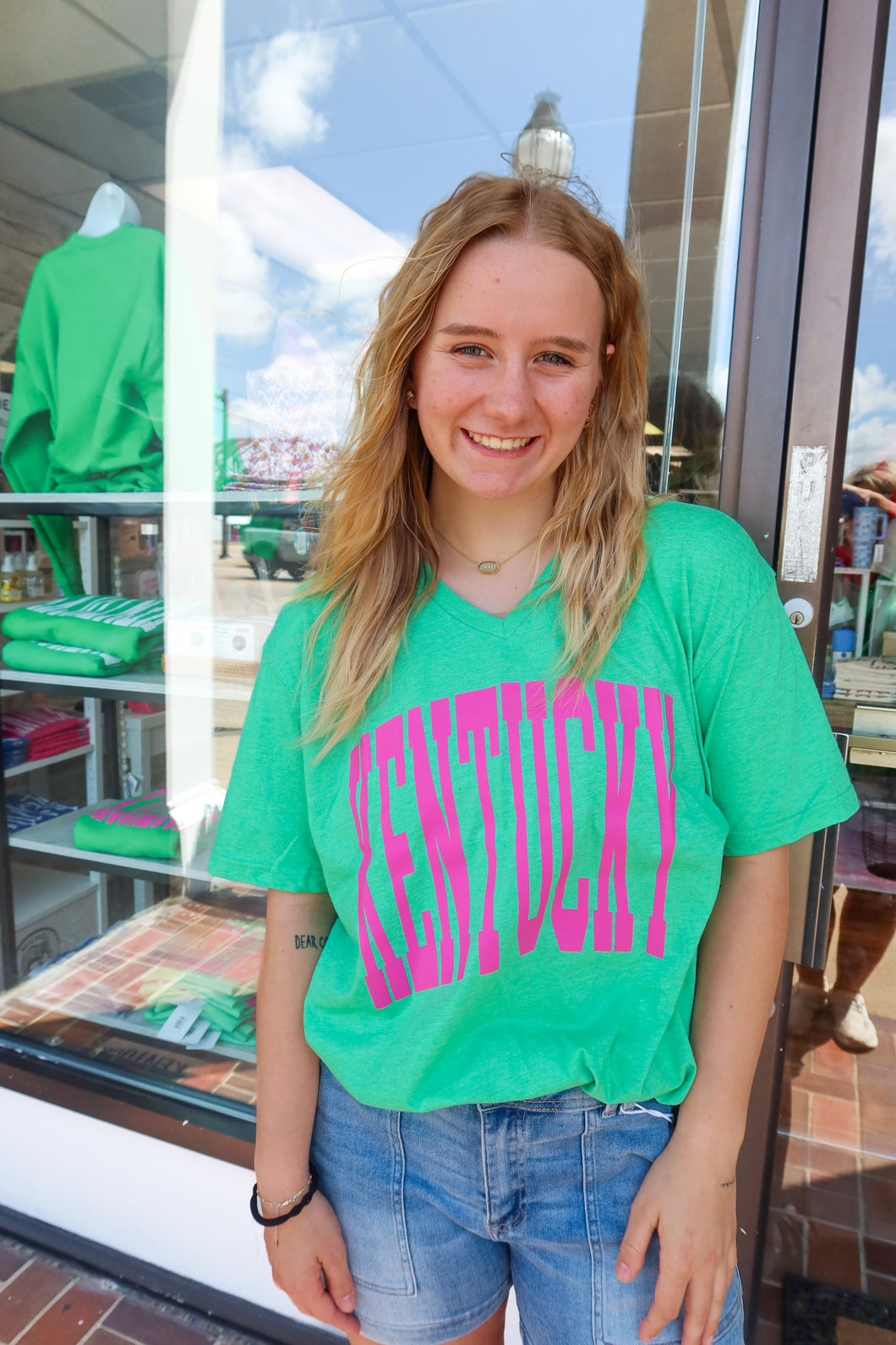 Kentucky Hot PInk/Kelly Green Unisex V-neck Soft Tee