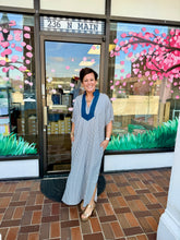 Load image into Gallery viewer, Lightweight Striped Midi Dress With Pockets