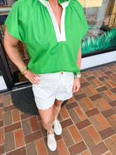 Load image into Gallery viewer, Off White Scallop Hem High-Rise Stretch Shorts