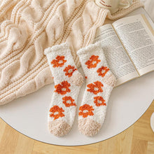 Load image into Gallery viewer, Soft Plush Knit Daisy Print Socks