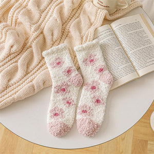Soft Plush Knit Daisy Print Socks