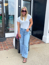 Load image into Gallery viewer, Trinity Light Wash High Rise Wide Leg Jeans