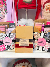 Load image into Gallery viewer, Blind Date With a Book Gift Set- Dark Romance