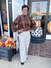 Load image into Gallery viewer, Ecru High Rise Wide Leg Pants With Front Seam Detail