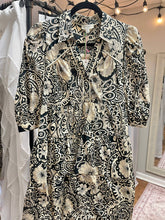 Load image into Gallery viewer, Ladies Black And Cream Two Tone Print A-Line 3/4 Sleeve Dress