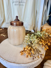 Load image into Gallery viewer, Pumpkin Swirl 26oz Fall Candle