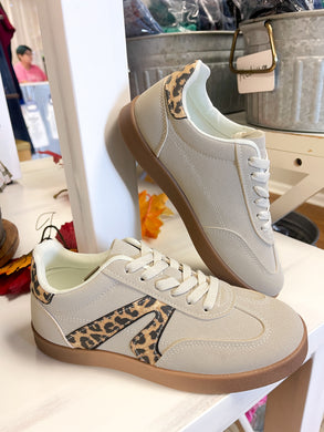 Retro Leopard Lace-Up Shoe