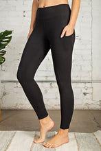Load image into Gallery viewer, Buttery Soft Full Length Leggings In Black With Side Pockets