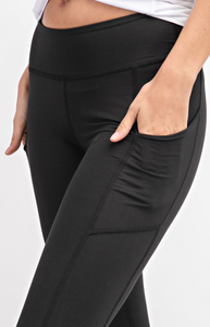 Buttery Super Soft Capri length Yoga Leggings With Pockets-Black