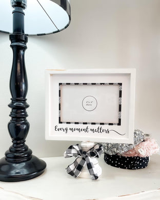 Wood Framed 4X6 Photo Frame on Pedestal